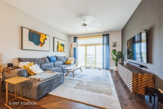 8747 W Bryn Mawr Ave in Chicago, IL - Building Photo - Building Photo