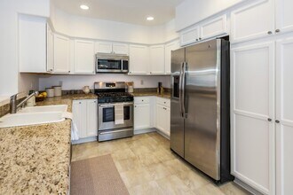 2117 Castillo St in Santa Barbara, CA - Building Photo - Building Photo