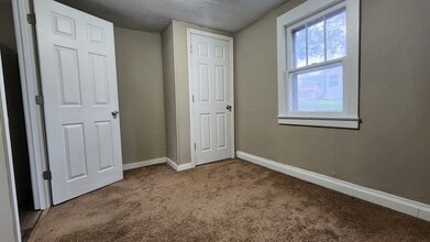 401 Grande Ave Ext in Johnson City, TN - Building Photo - Building Photo