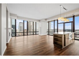497 S Marquette Ave in Minneapolis, MN - Building Photo