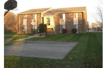 240 S James St in Grimes, IA - Building Photo - Building Photo