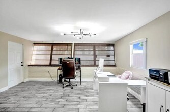 2181 N 57th Ave in Hollywood, FL - Building Photo - Building Photo
