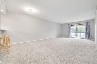 218 Caryl Way in Oldsmar, FL - Building Photo - Building Photo