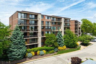 The Atrium Condominiums in Elmhurst, IL - Building Photo