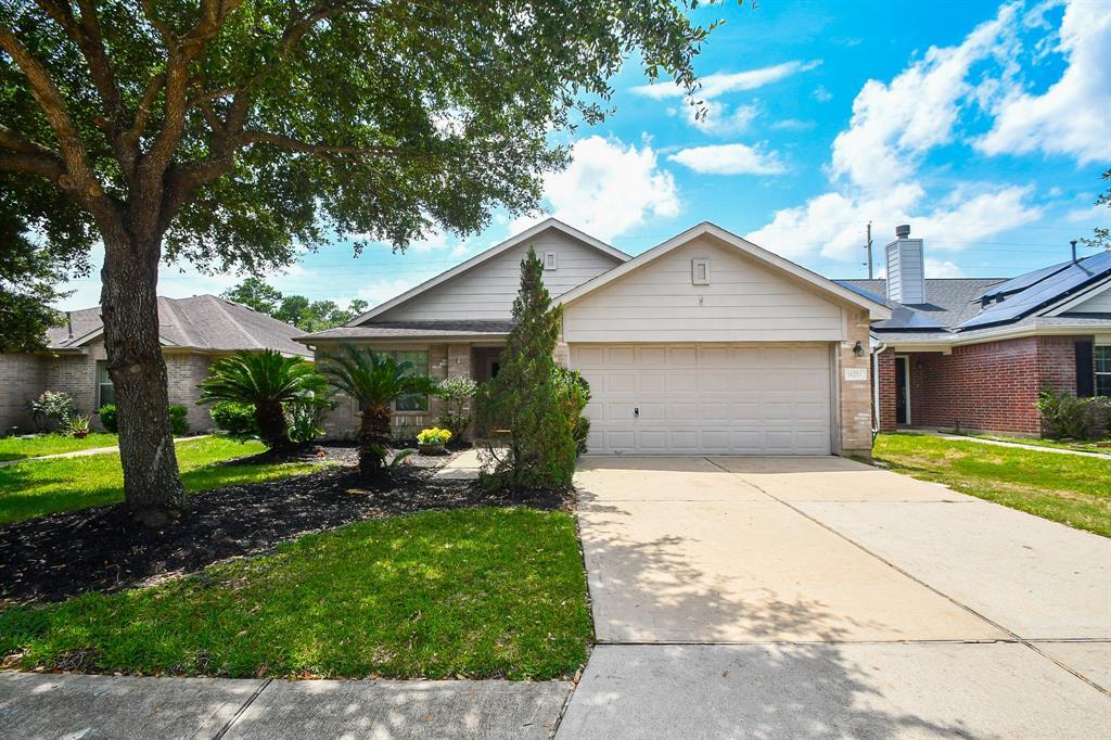 16211 Cole Bridge Ln in Cypress, TX - Building Photo