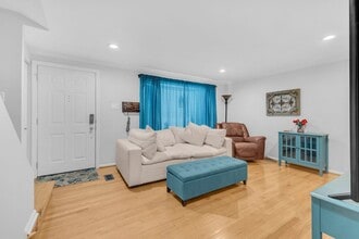 7113 Latour Ct in Alexandria, VA - Building Photo - Building Photo