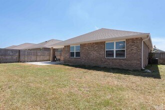 7486 Oak Lake Blvd in Bellview, FL - Building Photo - Building Photo