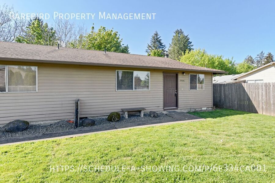 13330 E Burnside St-Unit -13328 in Portland, OR - Building Photo