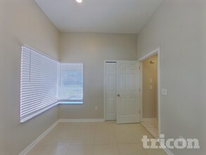 31017 Stone Arch Ave in Wesley Chapel, FL - Building Photo - Building Photo