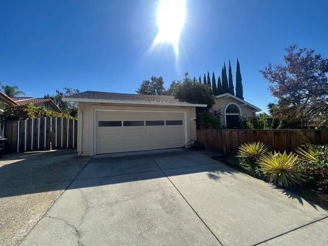 property at 2975 Fahrner Ct