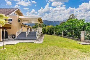 47-331-331 Ahuimanu Rd in Kaneohe, HI - Building Photo