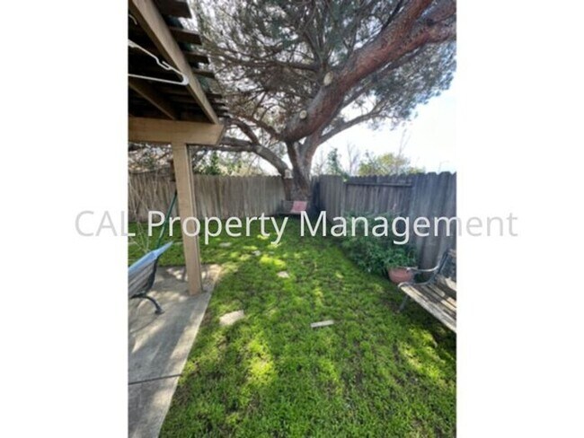 764 Entrada Dr in Soledad, CA - Building Photo - Building Photo