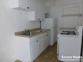 1615 Commonwealth Ave, Unit 35 in Boston, MA - Building Photo