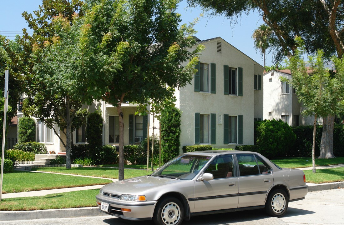 309-315 Birmingham Rd in Burbank, CA - Building Photo