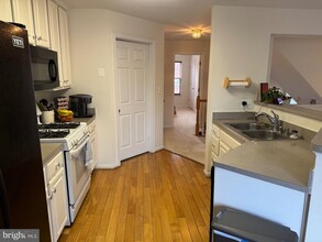 11858 Breton Ct in Reston, VA - Building Photo - Building Photo
