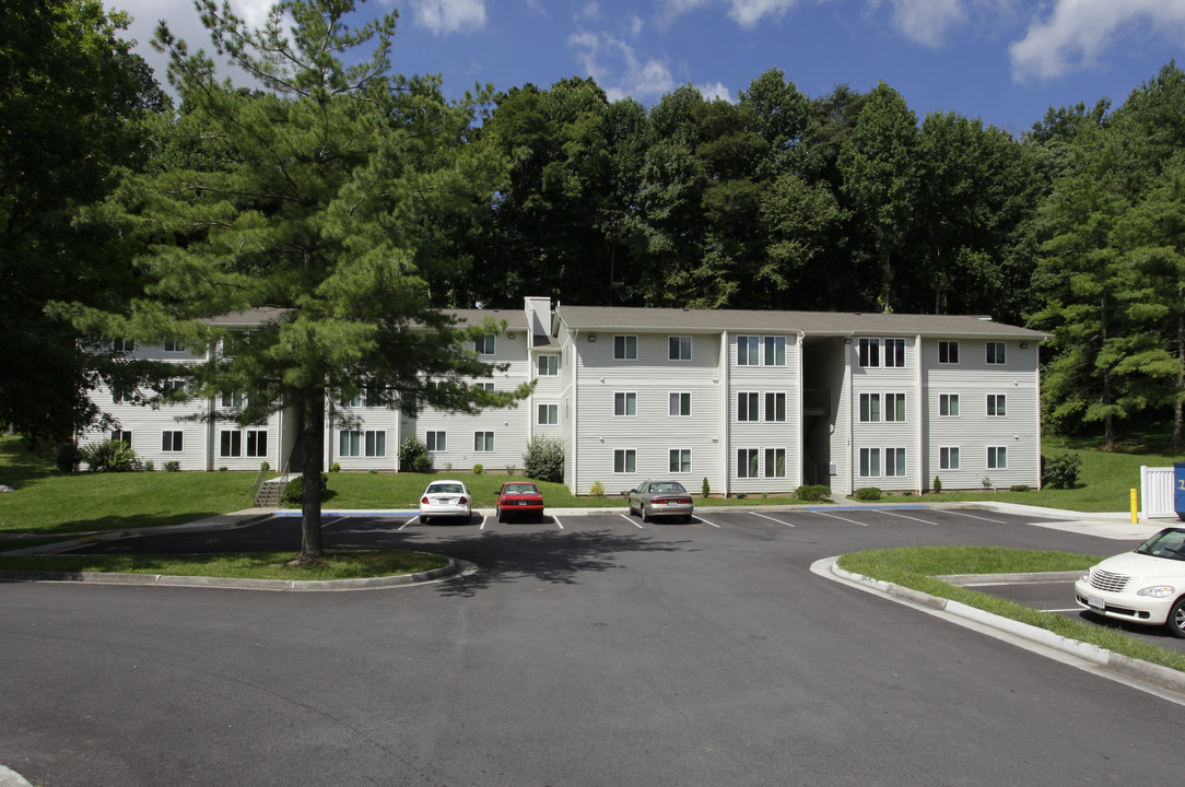 Woodlands at Bristol Apartments in Bristol, VA - Building Photo