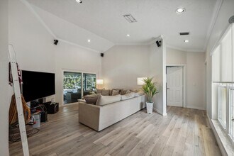 13385 Kingsbury Dr in Wellington, FL - Building Photo - Building Photo