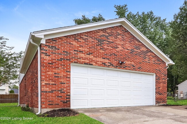 11315 Prince George Ct in Louisville, KY - Building Photo - Building Photo