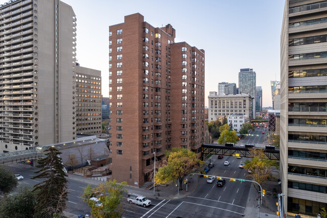 Carter Place in Calgary, AB - Building Photo - Building Photo