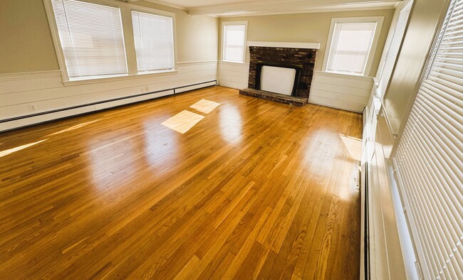 9 Arlington St, Unit 1 in Reading, MA - Building Photo - Building Photo