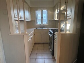 1553 Rodman St, Unit 2 in Fall River, MA - Building Photo - Building Photo