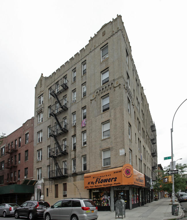 638 E 2nd St in Brooklyn, NY - Building Photo - Building Photo