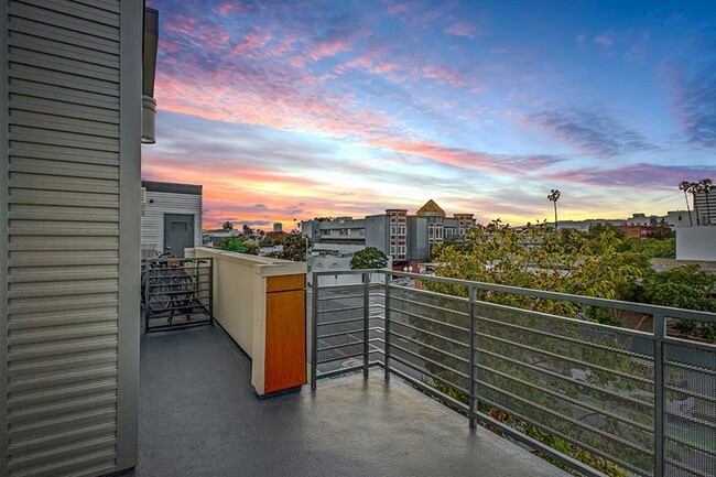 Bixby in Santa Monica, CA - Building Photo - Building Photo