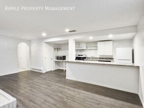 63 Woodglen Close SW in Calgary, AB - Building Photo - Building Photo
