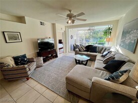 6813 Satinleaf Rd S in Naples, FL - Building Photo