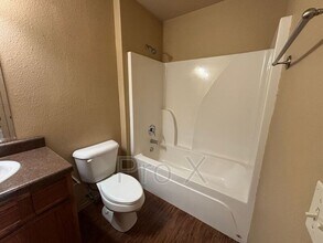 3304 SW Victoria Pl in Bentonville, AR - Building Photo - Building Photo