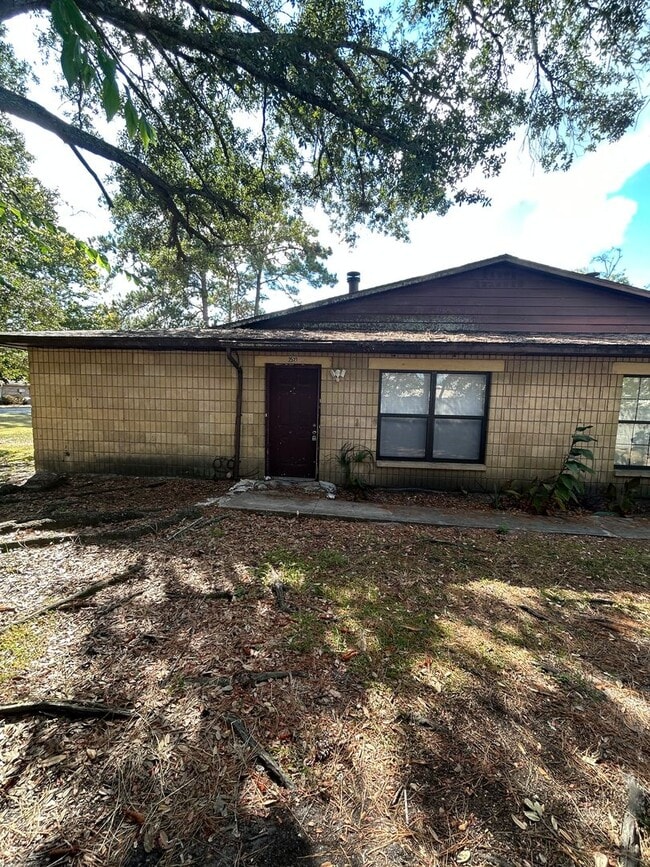 2523 NW 62 Pl