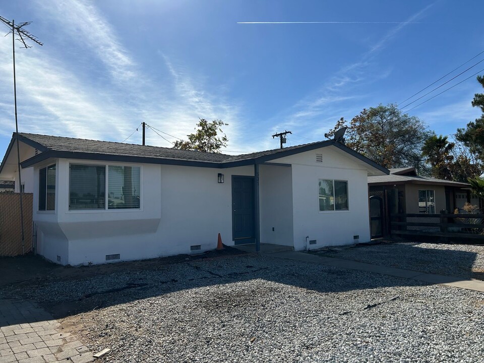 531 W Devonshire Ave in Hemet, CA - Building Photo