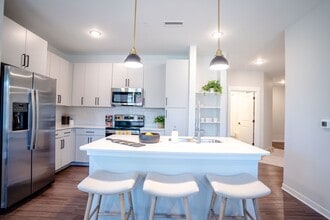 Apex at Perry Crossing in Plainfield, IN - Foto de edificio - Interior Photo