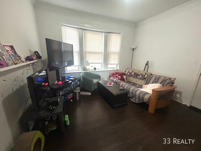 2133 N Springfield Ave in Chicago, IL - Building Photo - Building Photo
