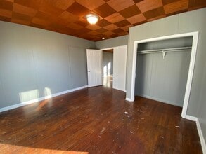 1203 W State St in Springfield, MO - Building Photo - Building Photo