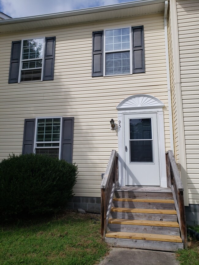 property at 95 Dumot Ct