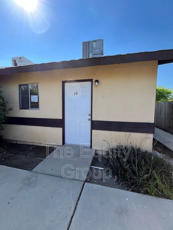 62 N Villa St in Porterville, CA - Building Photo - Building Photo