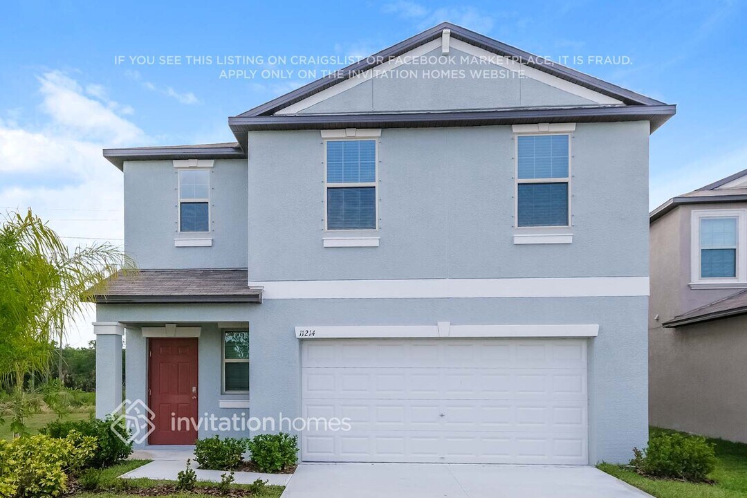 11214 Riley Pines Cir in Gibsonton, FL - Building Photo