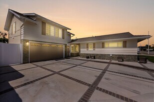 17637 Locust St in Fountain Valley, CA - Building Photo