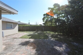 907 Laredo Ave in Lehigh Acres, FL - Building Photo - Building Photo
