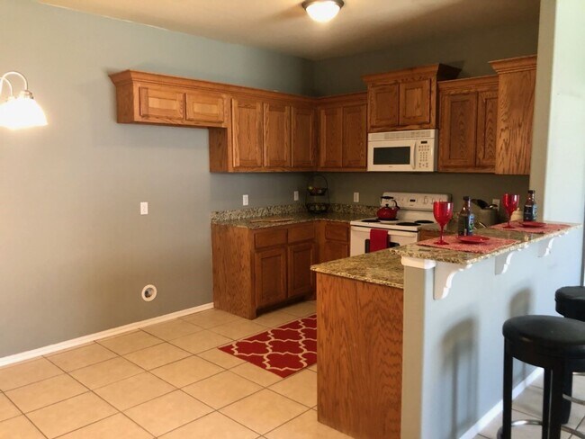 1408 Forrest Ridge Way in Yukon, OK - Building Photo - Building Photo