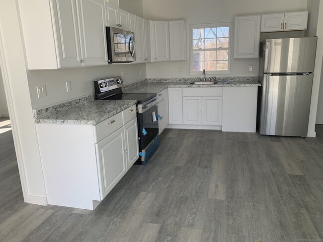 87 Park Lane Rd in New Milford, CT - Foto de edificio - Building Photo