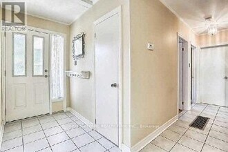 397 Centre St E in Richmond Hill, ON - Building Photo - Building Photo