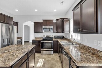 706 Kiwi Stone Cir in Jacksonville, NC - Building Photo - Building Photo