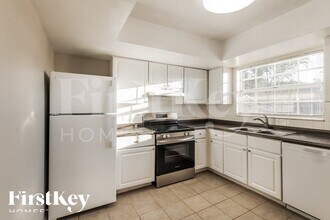 18525 Sebring Rd in Ft. Myers, FL - Building Photo - Building Photo