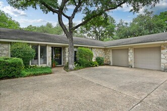 1300 Pasaguarda Dr in Austin, TX - Building Photo - Building Photo
