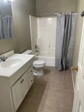 2209 Roma Ln in Country Club, MO - Foto de edificio - Building Photo