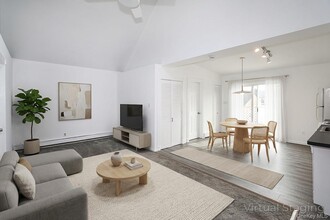 75 Maxwell Ave in Oyster Bay, NY - Building Photo - Building Photo