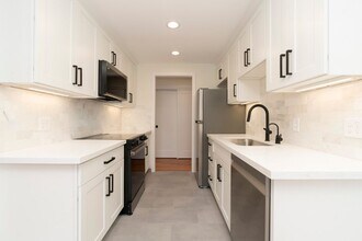 4513 Fremont Ave N in Seattle, WA - Building Photo - Building Photo