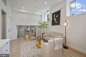 1211 G St SE in Washington, DC - Building Photo - Building Photo